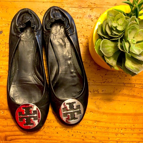 TORY BURCH Sz 8-8.5 Reva black and silver pre-loved leather flats - Picture 2 of 5